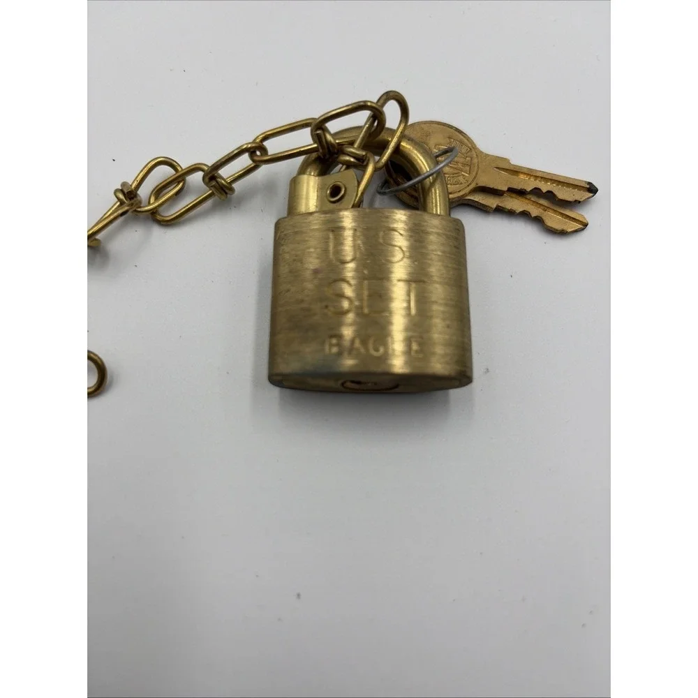 VTG U.S. Eagle Pad Lock Military Issued Solid Brass  with Two Keys and Chain